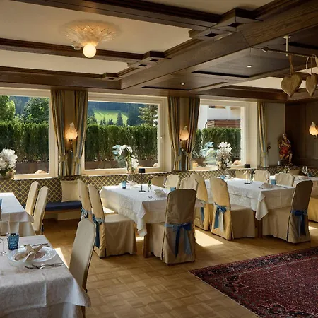 Hotel Dolomites Wellness Hotel Savoy