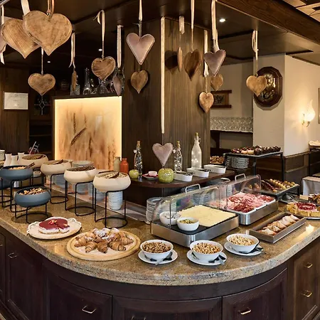 Dolomites Wellness Hotel Savoy 4* La Villa (Trentino Alto Adige)