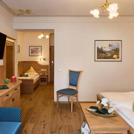 Hotel Dolomites Wellness Hotel Savoy 4*